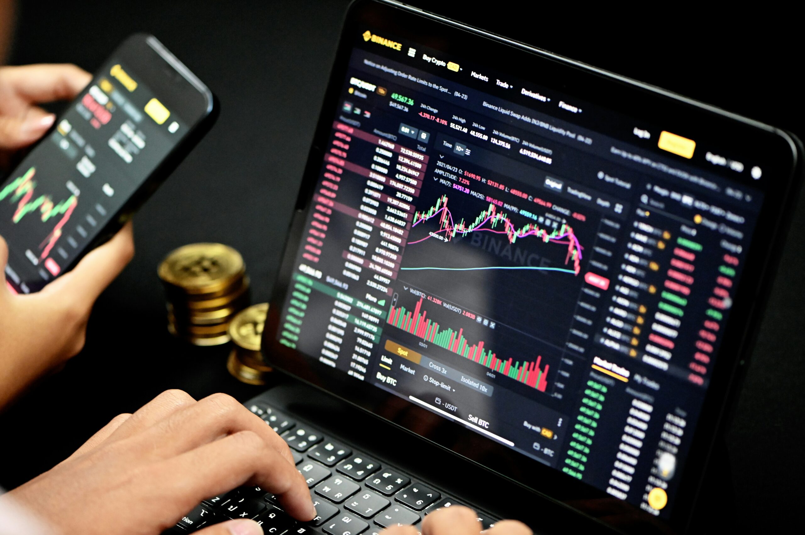 XRP 고래 지갑 이동과 암호화폐 시장 흐름을 표현한 디지털 자산 이미지